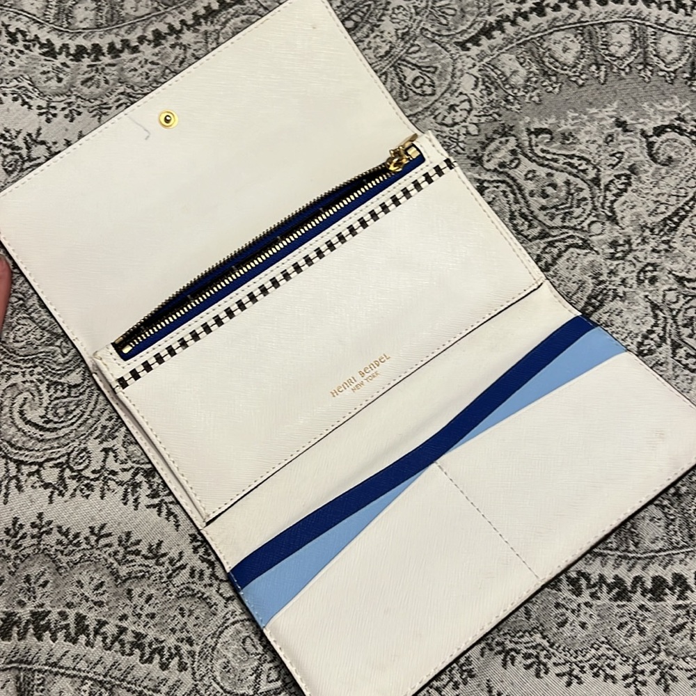 Henri Bendel wallet - Picture 3 of 7
